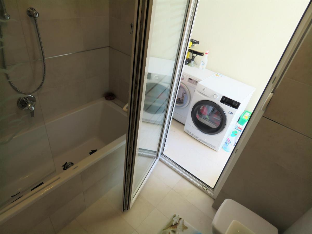 Luxury Family Apartment โอมิช ภายนอก รูปภาพ