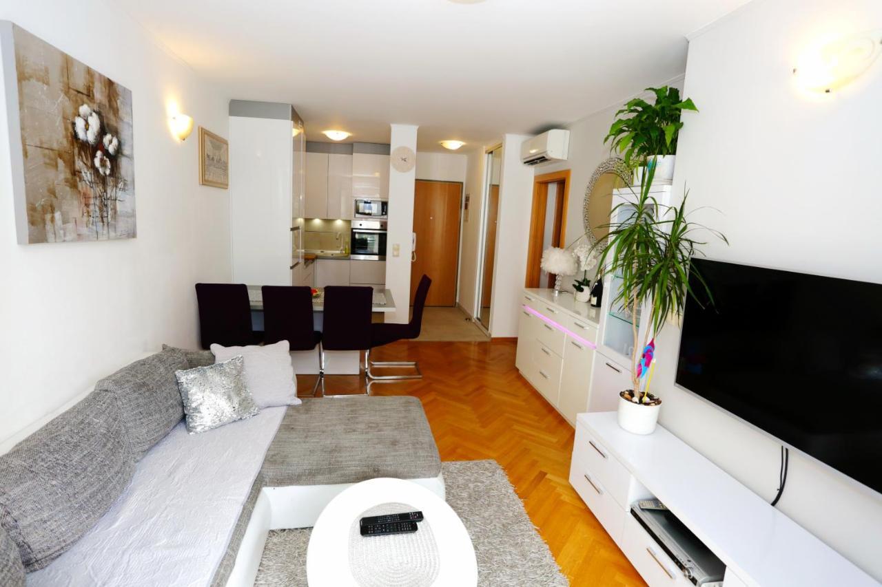 Luxury Family Apartment โอมิช ภายนอก รูปภาพ