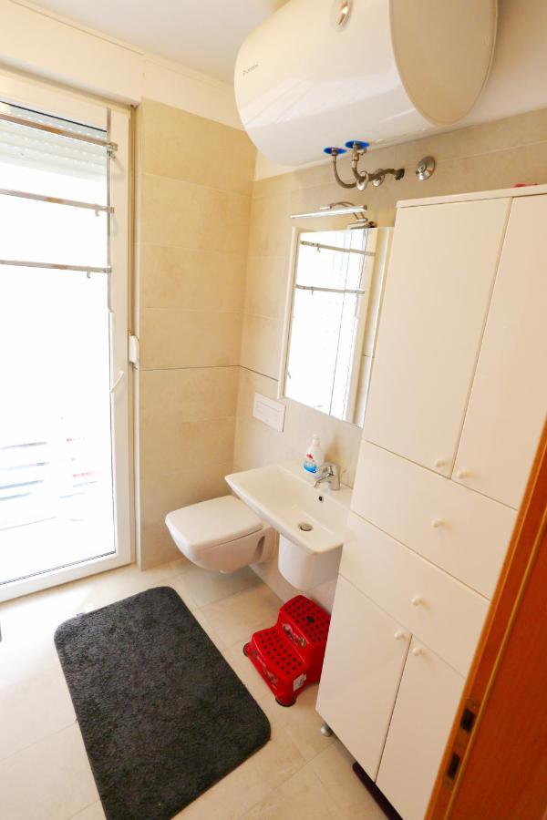 Luxury Family Apartment โอมิช ภายนอก รูปภาพ