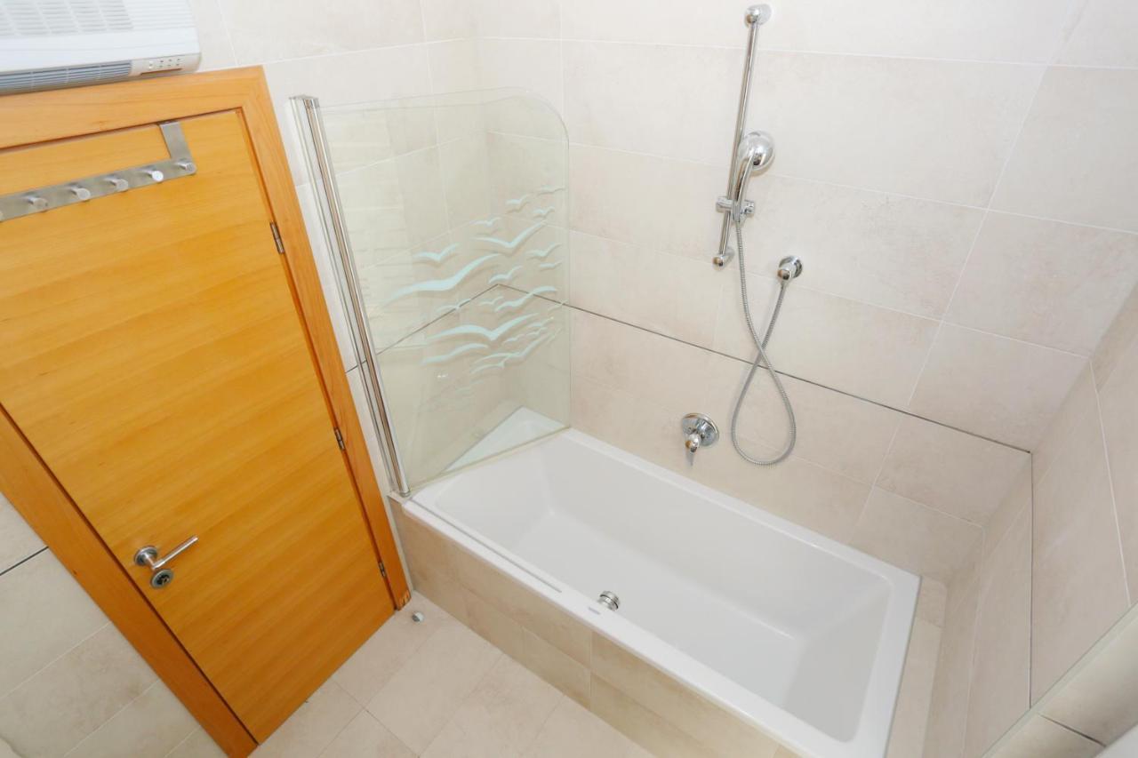Luxury Family Apartment โอมิช ภายนอก รูปภาพ